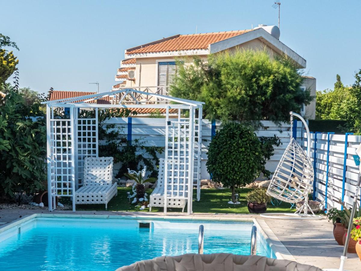 Greek Island Style 2 Bedroom Villa With Pool Next To The Sea Lárnaca Exterior foto