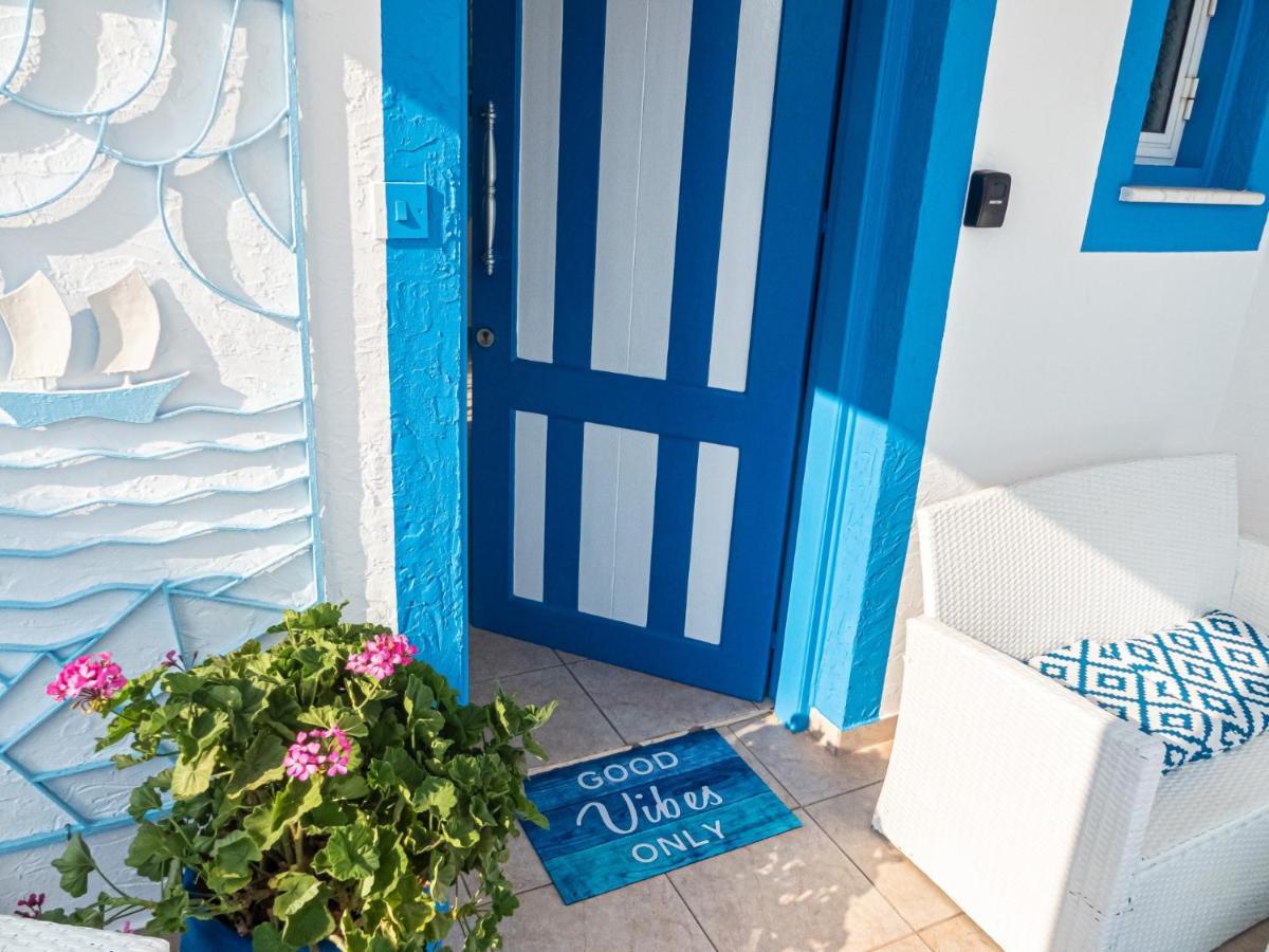 Greek Island Style 2 Bedroom Villa With Pool Next To The Sea Lárnaca Exterior foto