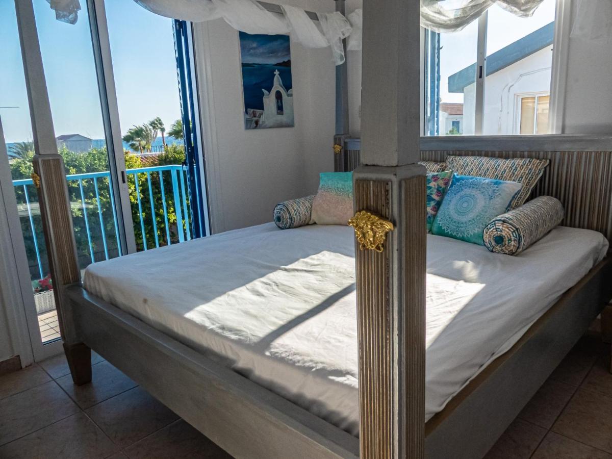 Greek Island Style 2 Bedroom Villa With Pool Next To The Sea Lárnaca Exterior foto
