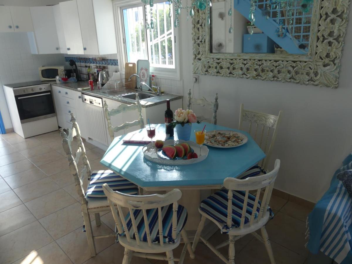 Greek Island Style 2 Bedroom Villa With Pool Next To The Sea Lárnaca Exterior foto